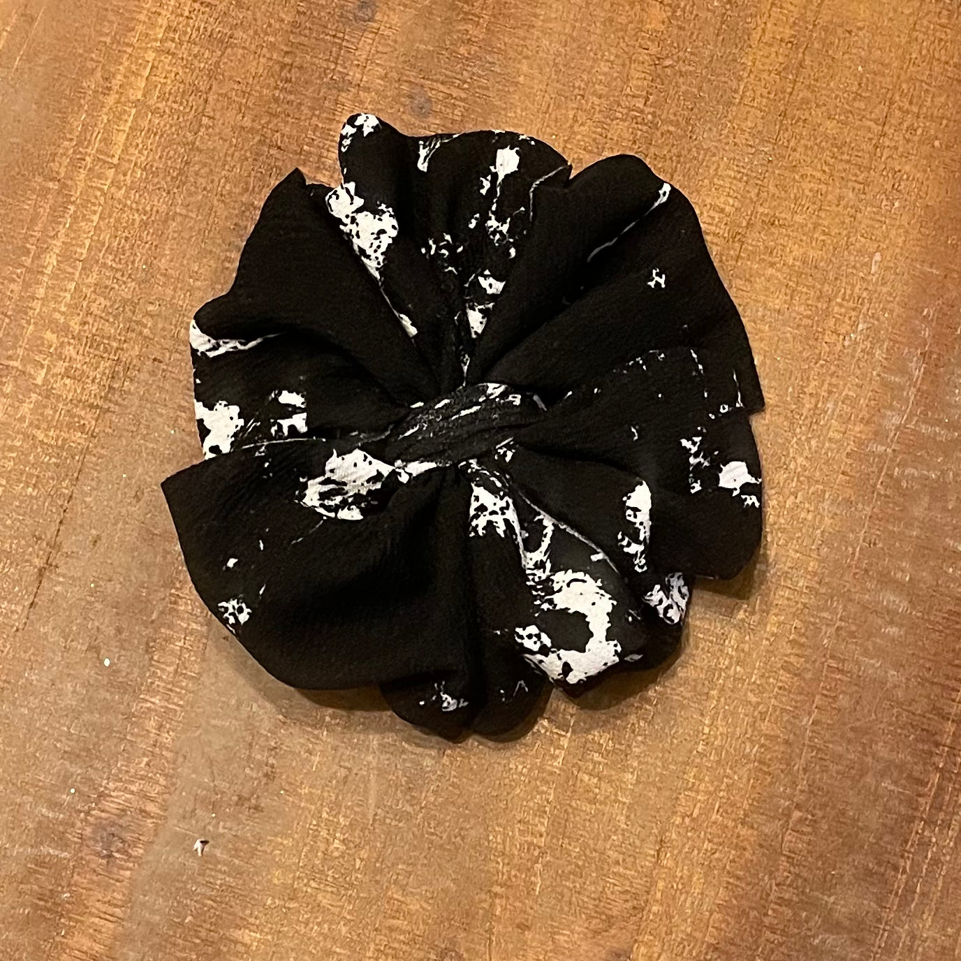 BW Marble Messy Bows