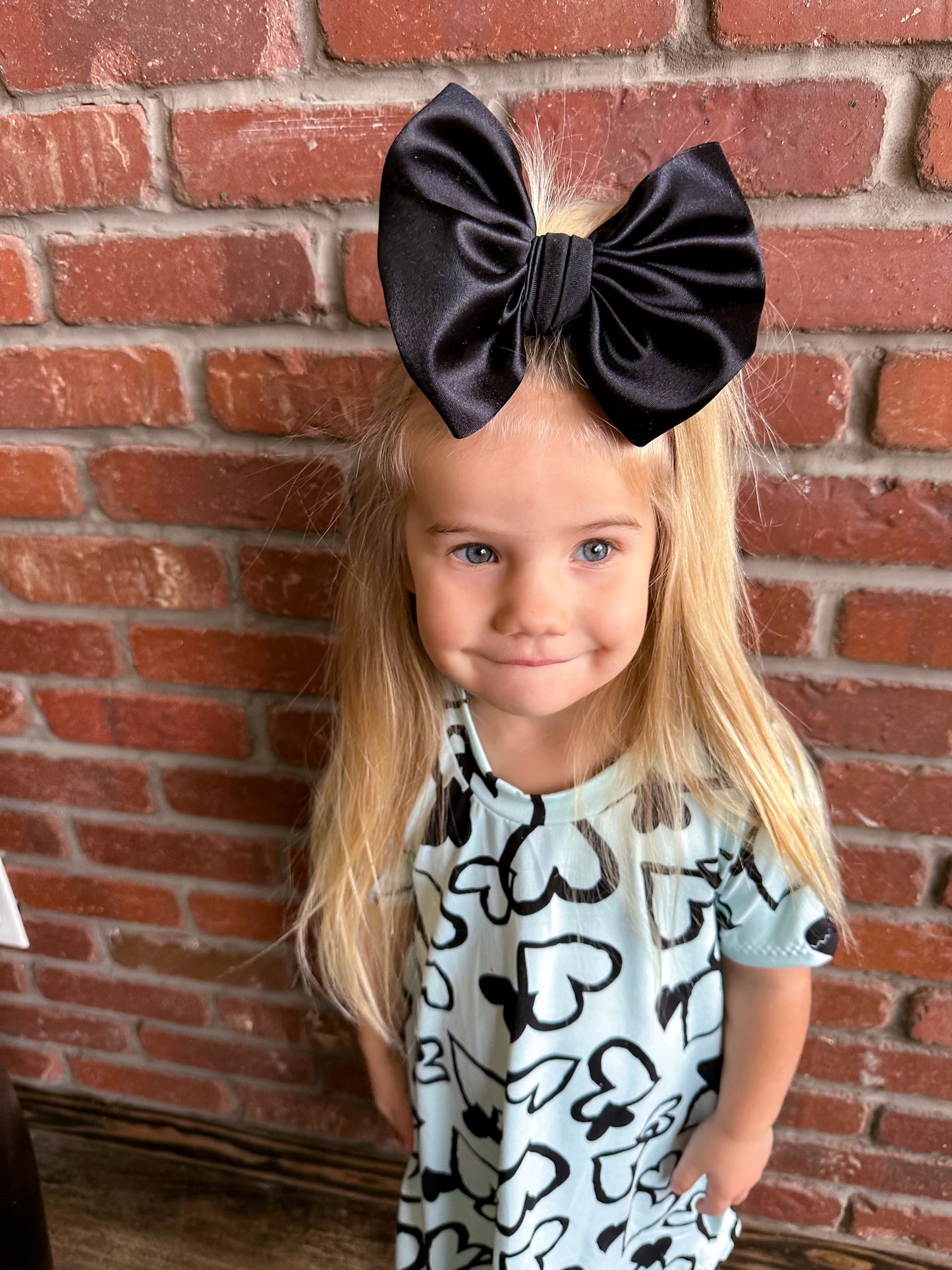 Onyx Satin Bows
