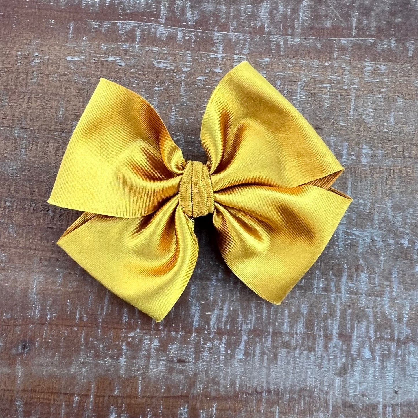 Topaz Satin Pinwheel