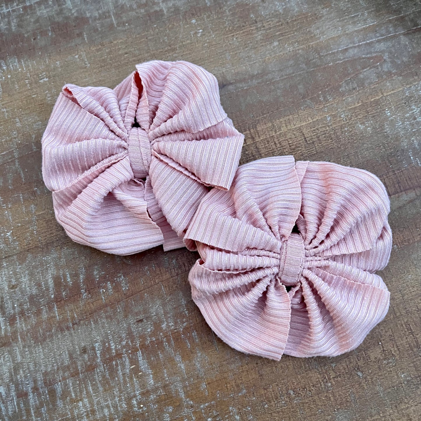 Vintage Pink Ribbed Messy Bows