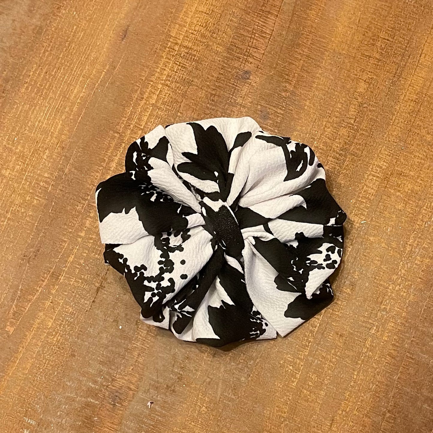 BW Sunflower Messy Bows